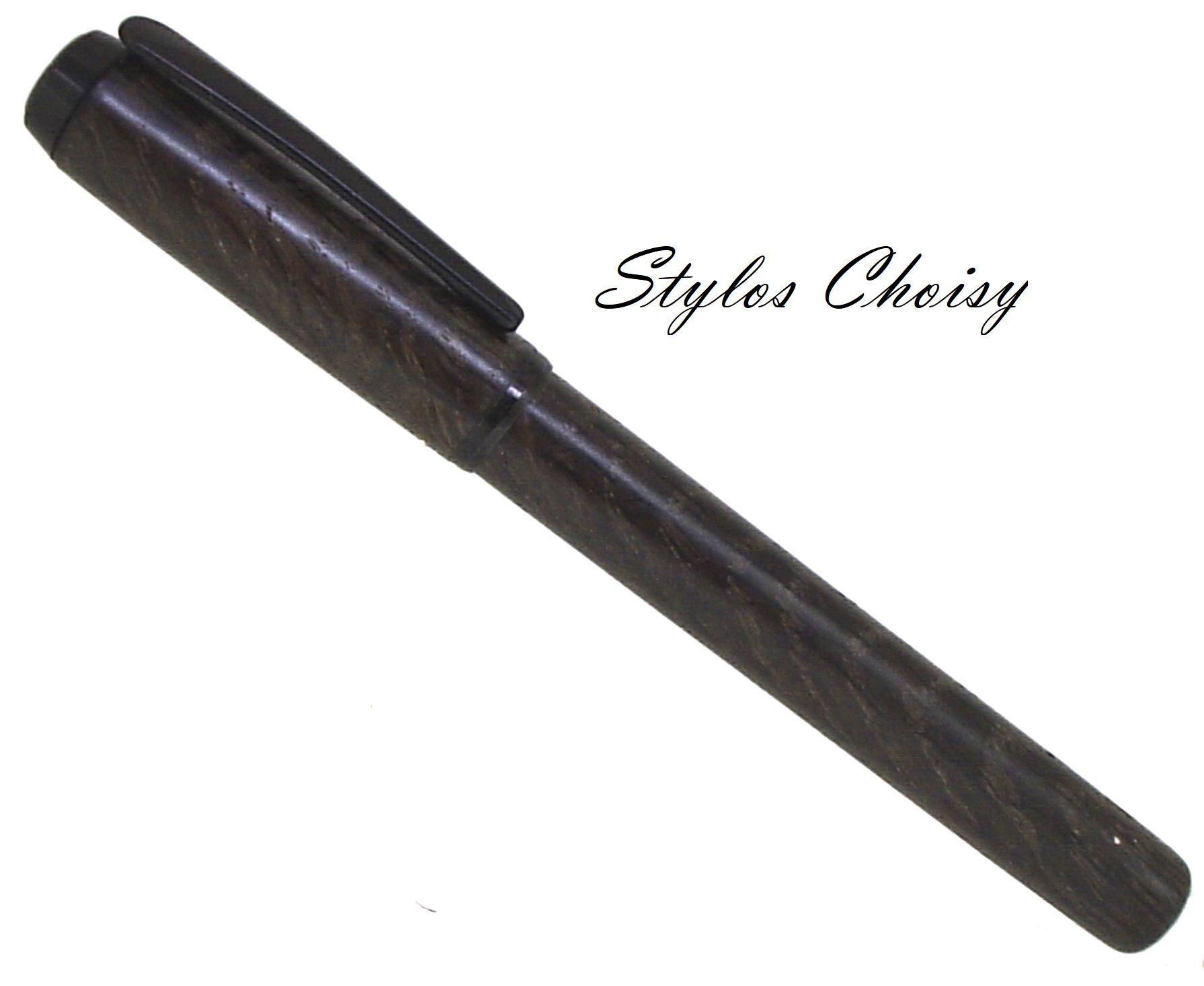 Plume empreinte chene de tourbiere et chrome noir 1