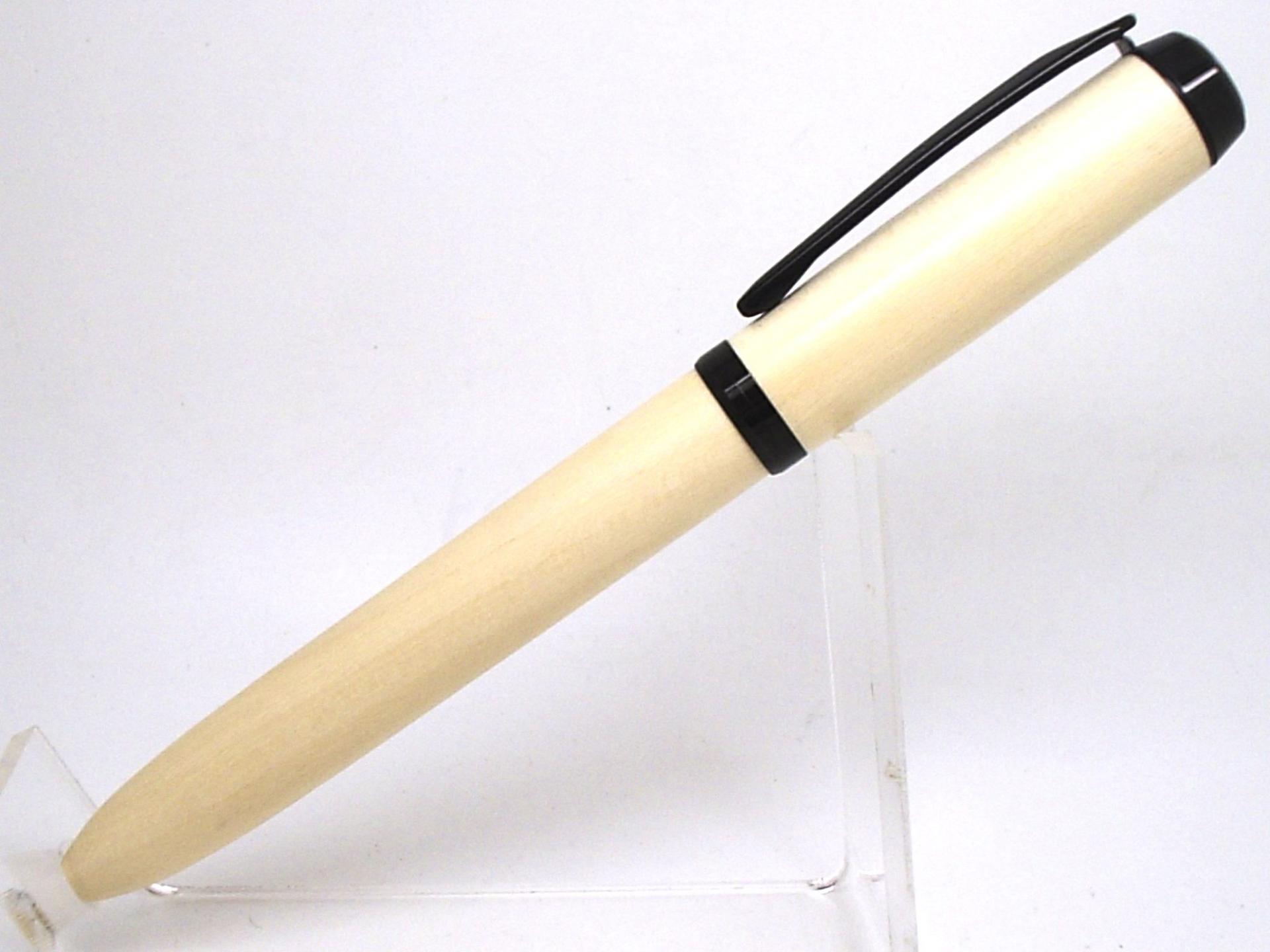 Plume empreinte en houx et chrome noir 1